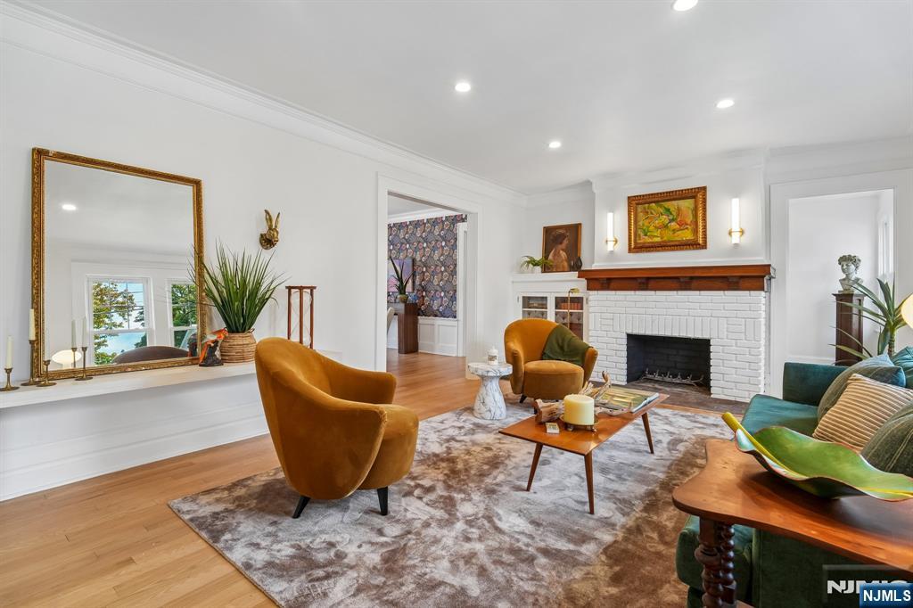 Photo 3 of Single family home for sale at 28 Oberlin St, Maplewood, NJ 07040 | MLS# 26034120 | Listing updated on 2026-09-17