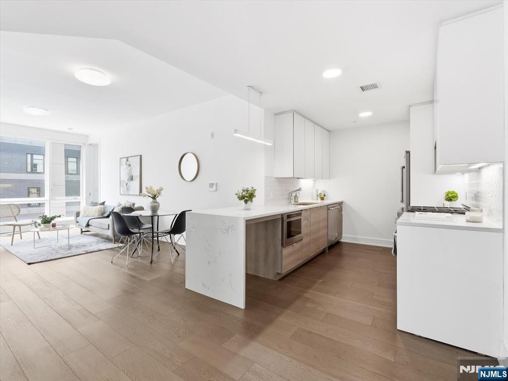 380 Newark Avenue 406 - Photo 3