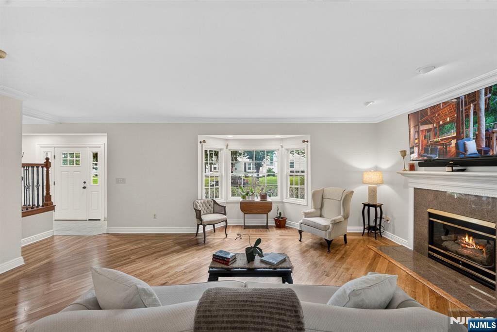 Photo 4 of Single family home for sale at 410 Chestnut St, Paramus, NJ 07652 | MLS# 26034127 | Listing updated on 2026-09-18