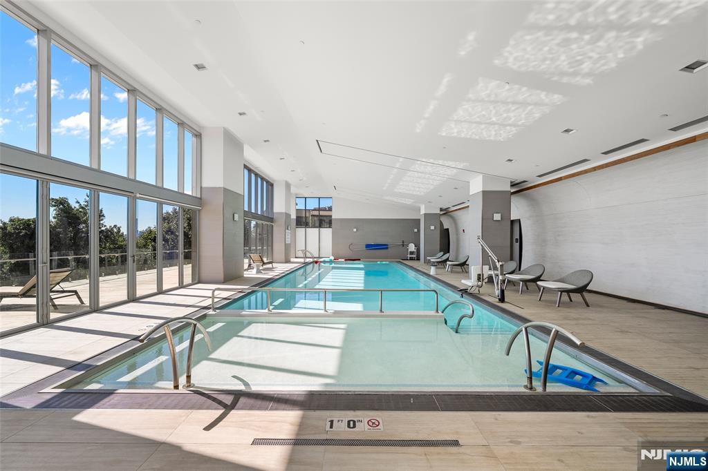 Listing Photo 5 - Condo for sale in building located at 320 Adolphus, Cliffside Park, NJ 07010 - Unit #914