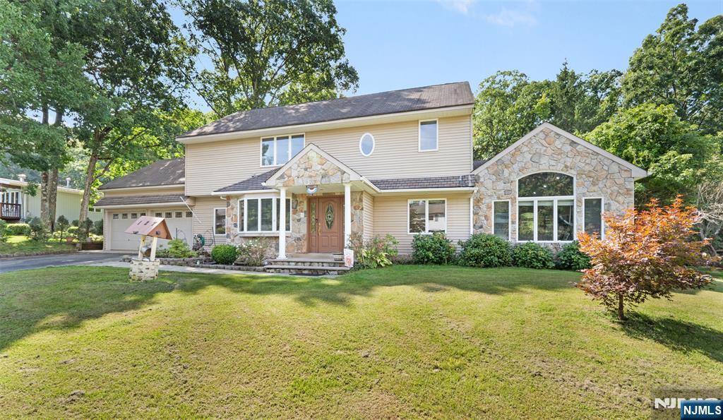 Photo 1 of Single family home for sale at 127 Mountain Cir, West Milford, NJ 07480 | MLS# 26034164 | Listing updated on 2026-09-16