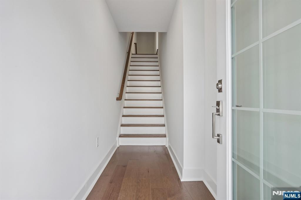 69 Eastwood Terrace - Photo 3