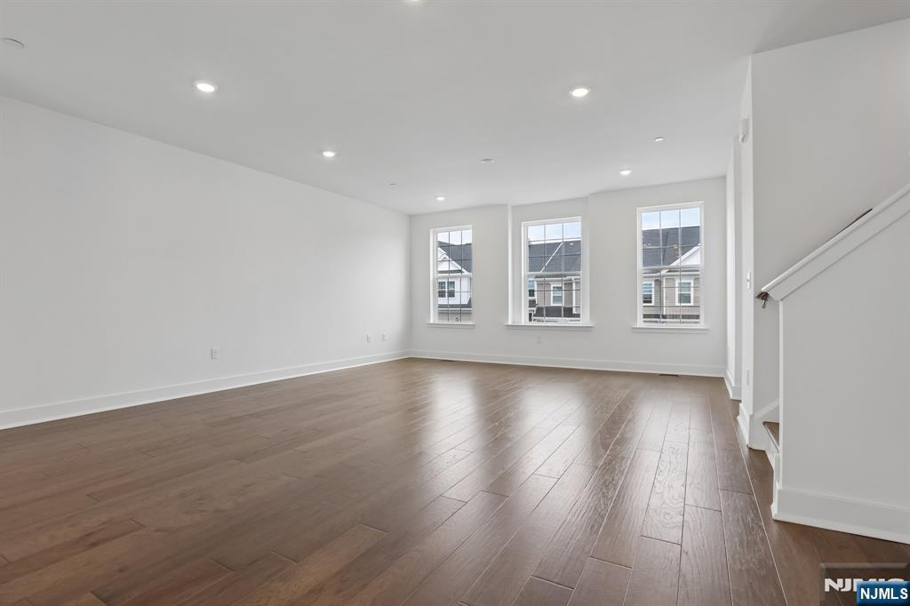 69 Eastwood Terrace - Photo 5