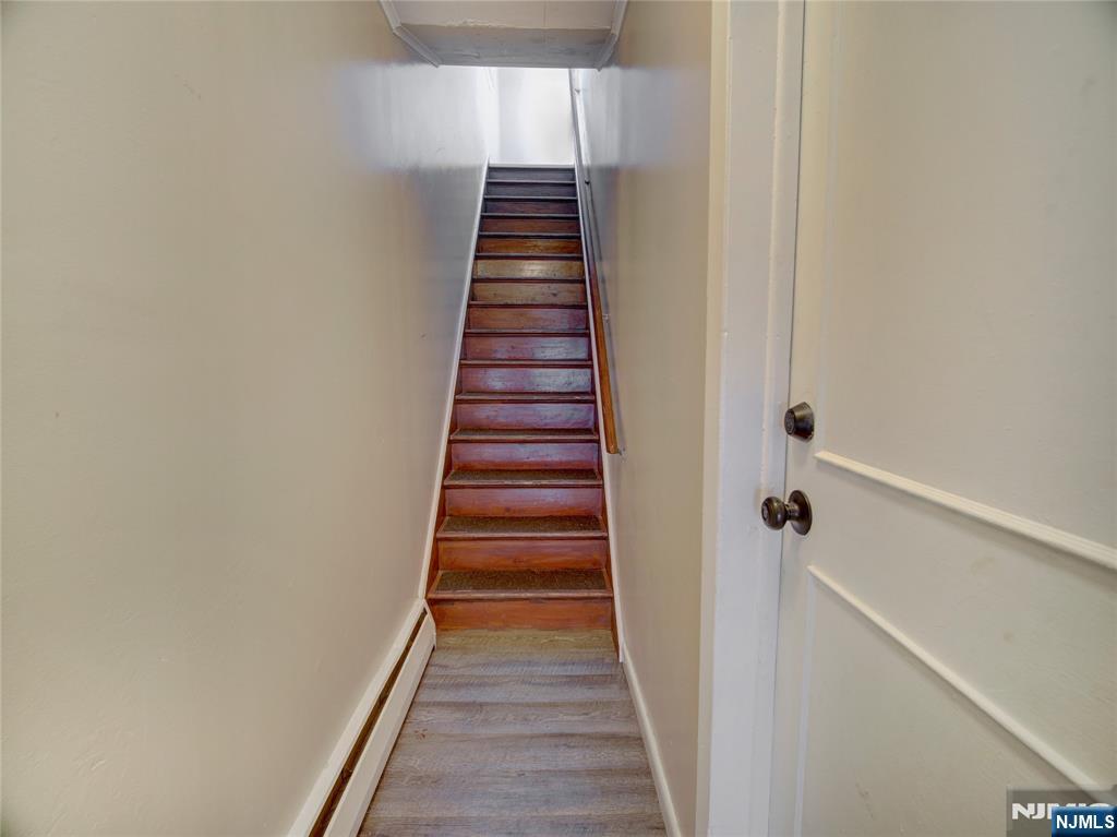 27 Honiss Street 2 - Photo 2