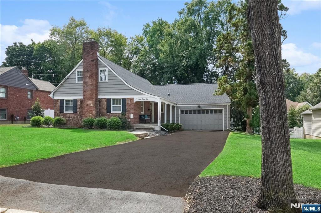 Photo 3 of Single family home for sale at 783 Woodland Ave, Oradell, NJ 07649 | MLS# 26034193 | Listing updated on 2026-09-17
