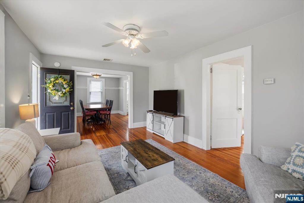 81 Locust Avenue - Photo 5