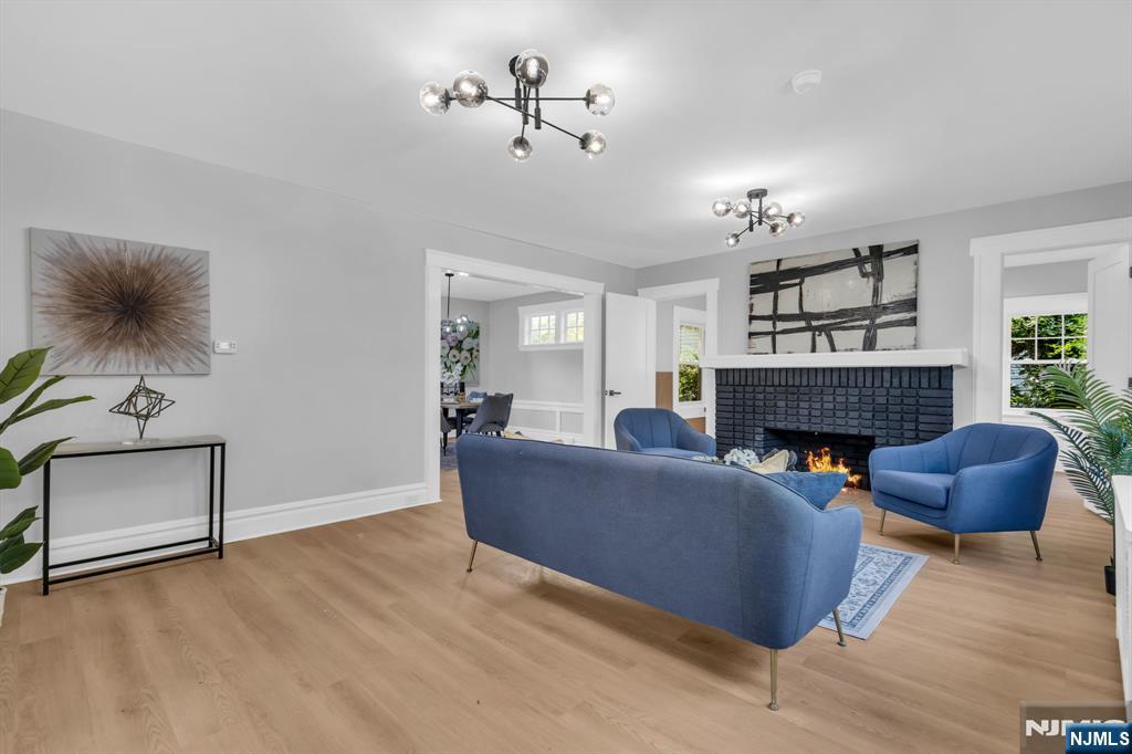 25 Laurel Avenue - Photo 2