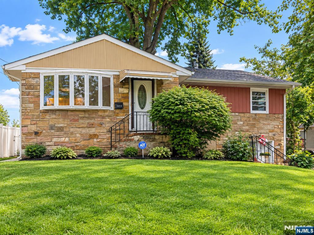 2614 Stiles Street - Photo 1