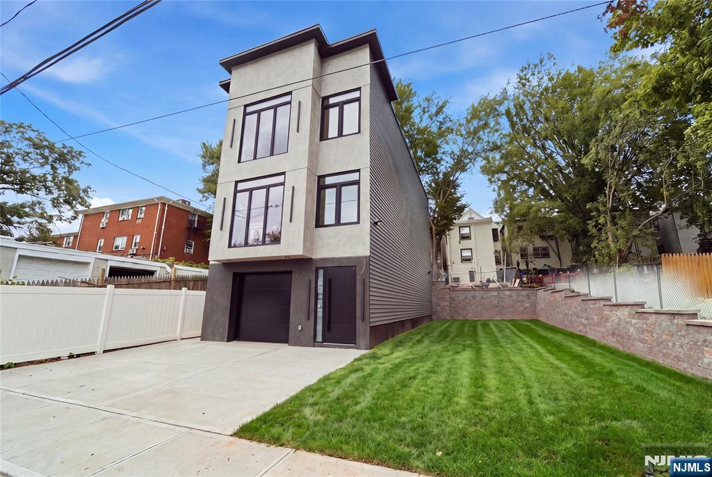 77 Brookside Avenue - Photo 1