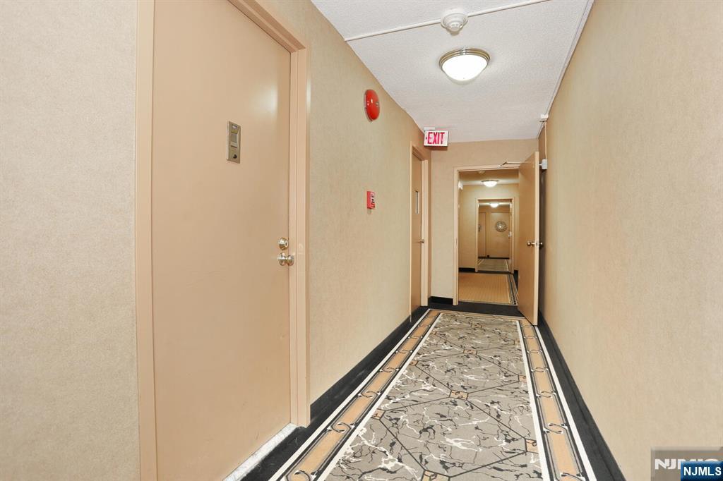 277 Prospect Avenue 18H - Photo 4