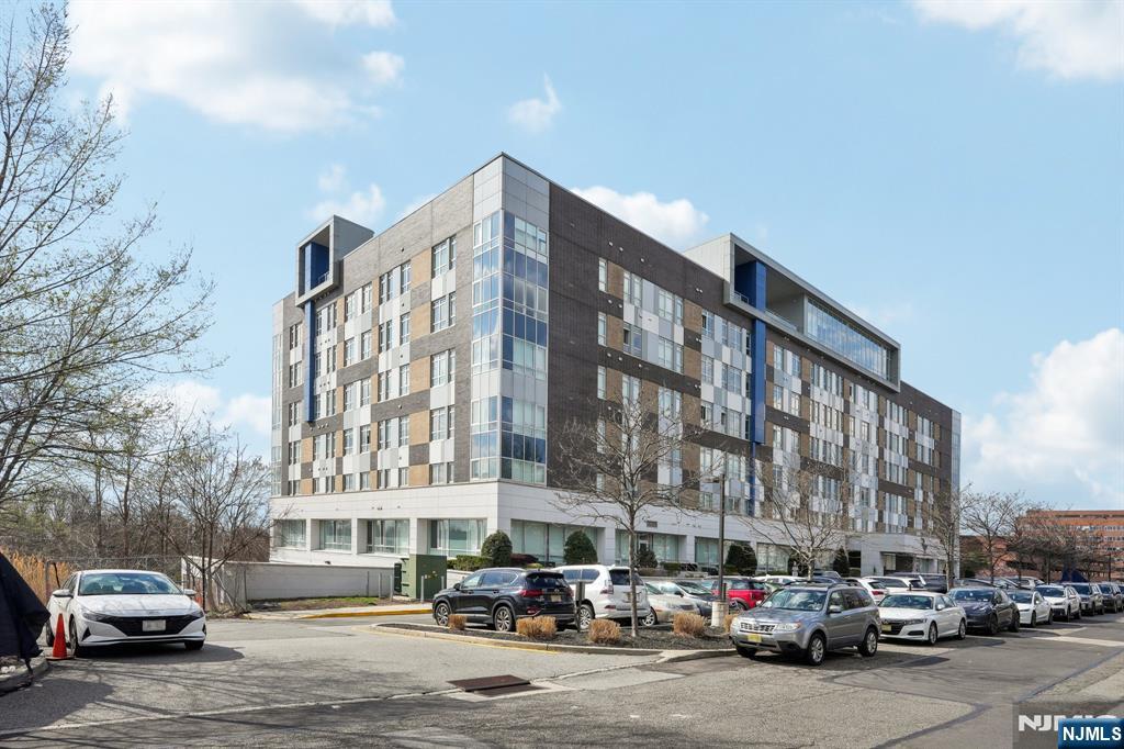 1 Executive Drive 602 - Photo 2