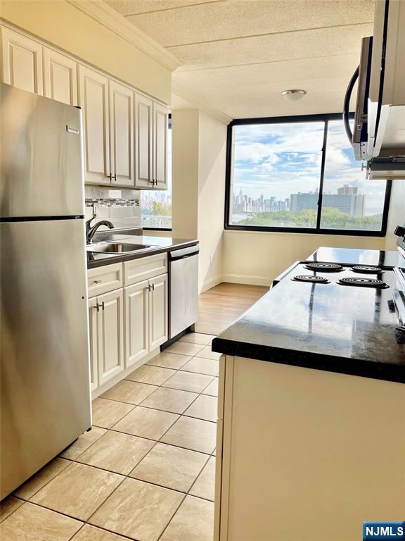 464 Gorge Road 3C - Photo 3