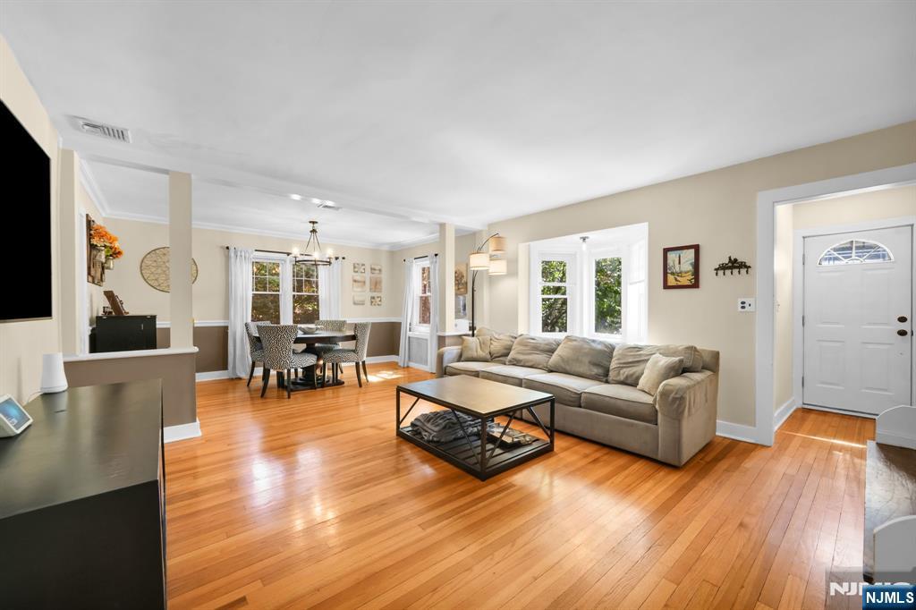 Photo 4 of House for sale at 89 Grove St, Oakland, NJ 07436 | MLS# 26034235 | Listing updated on 2026-09-19