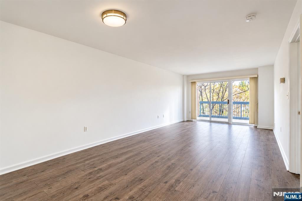 Photo 4 of Condo for sale at 311 Hancock Ct #311, Edgewater, NJ 07020 | MLS# 26034244 | Listing updated on 2026-10-02