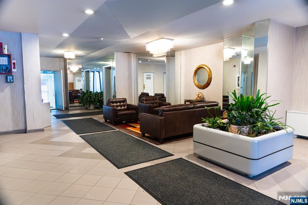 2180 Center 7D - Photo 4