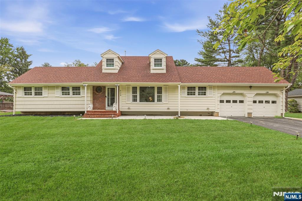 628 Lamanna Drive - Photo 1
