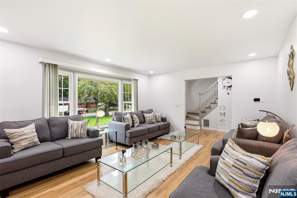 628 Lamanna Drive - Photo 4