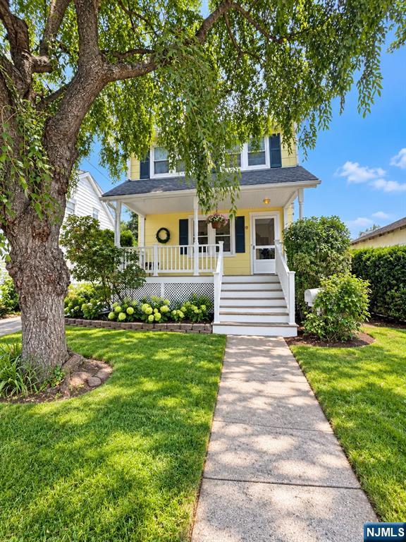 Photo 2 of Single family home for sale at 25 Edward St, Bergenfield, NJ 07621 | MLS# 26034277 | Listing updated on 2026-09-15