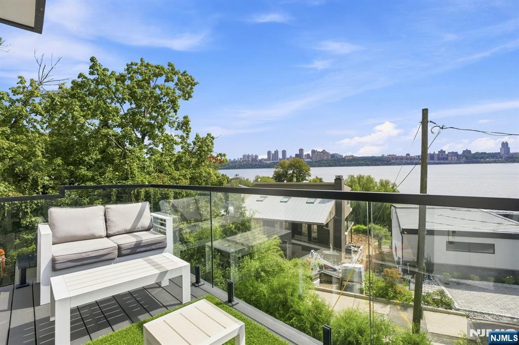 Photo 4 of Townhouse for sale at 1439 River Rd #1, Edgewater, NJ 07020 | MLS# 26034287 | Listing updated on 2026-09-16