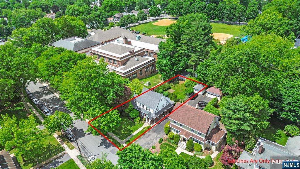 Photo 3 of Single family home for sale at 735 Summit Ave, River Edge, NJ 07661 | MLS# 26034288 | Listing updated on 2026-09-17