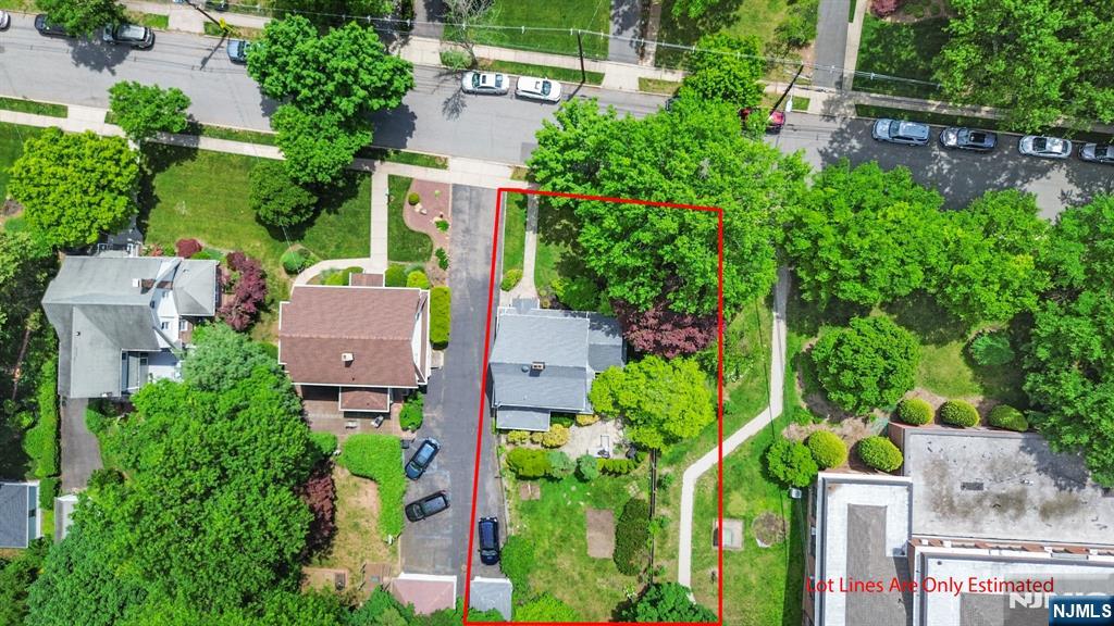 Photo 4 of Single family home for sale at 735 Summit Ave, River Edge, NJ 07661 | MLS# 26034288 | Listing updated on 2026-09-17