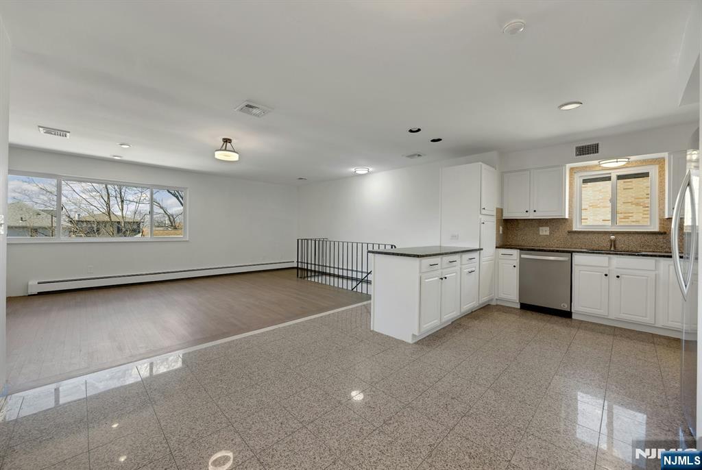 2413 Hammett Avenue — photo 12