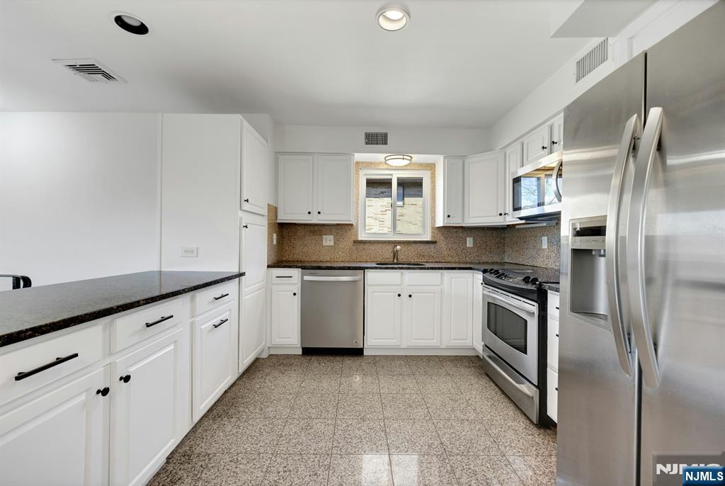 2413 Hammett Avenue — photo 14