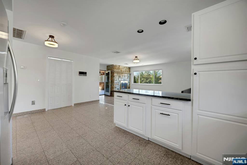 2413 Hammett Avenue — photo 16