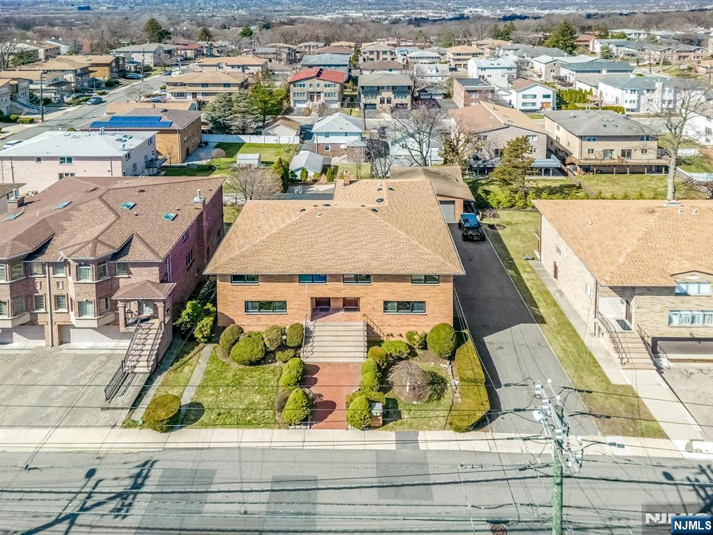 Photo 3 of Multi family home for sale at 2413 Hammett Ave, Fort Lee, NJ 07024 | MLS# 26034292 | Listing updated on 2026-10-06