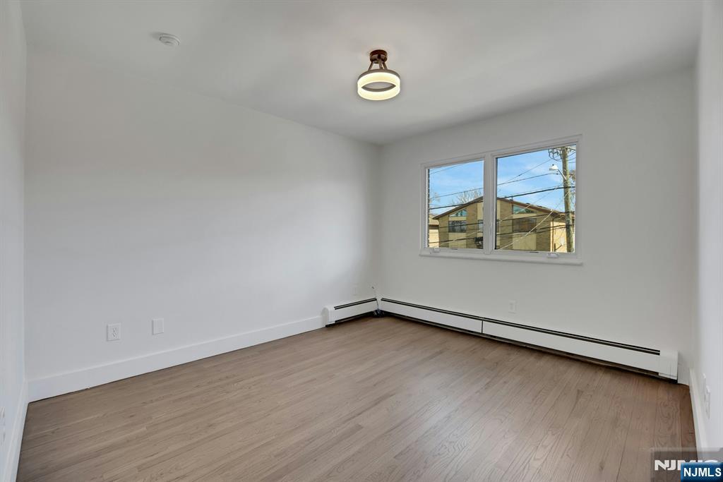 2413 Hammett Avenue — photo 29