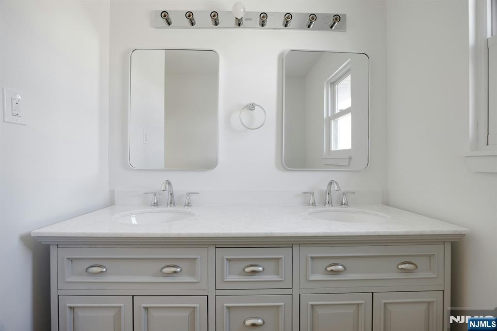 2413 Hammett Avenue — photo 31