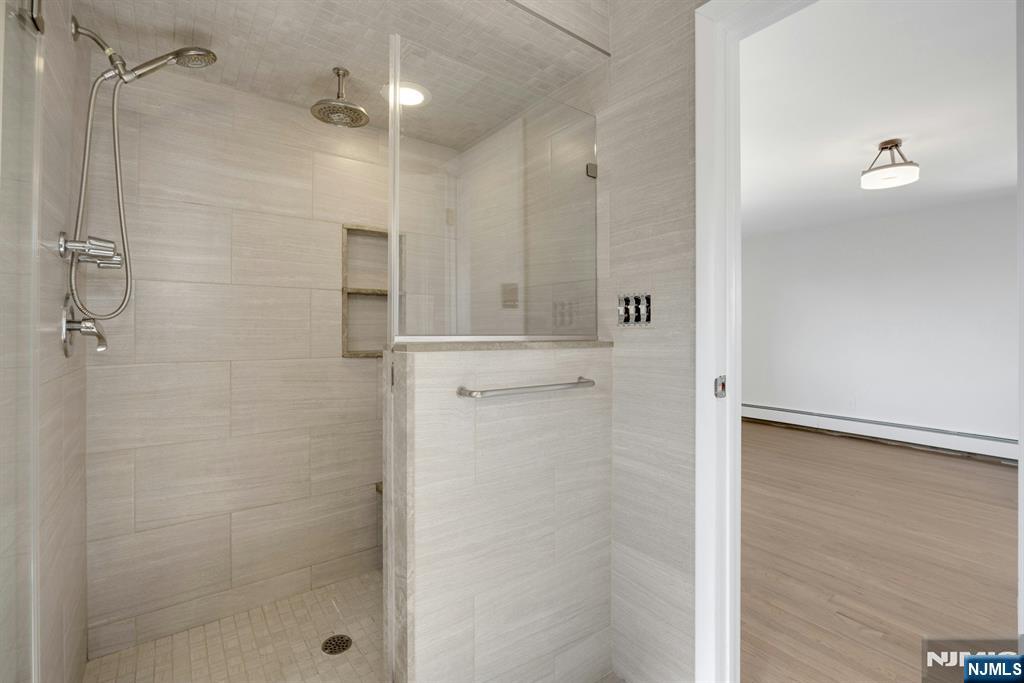 2413 Hammett Avenue — photo 33