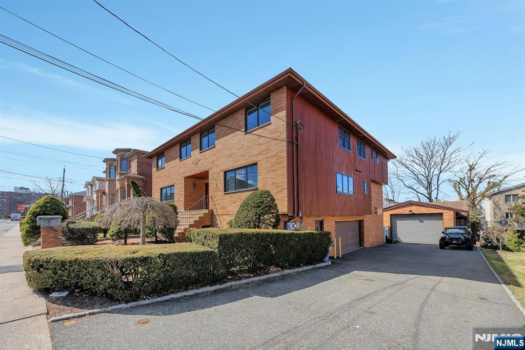2413 Hammett Avenue — photo 35