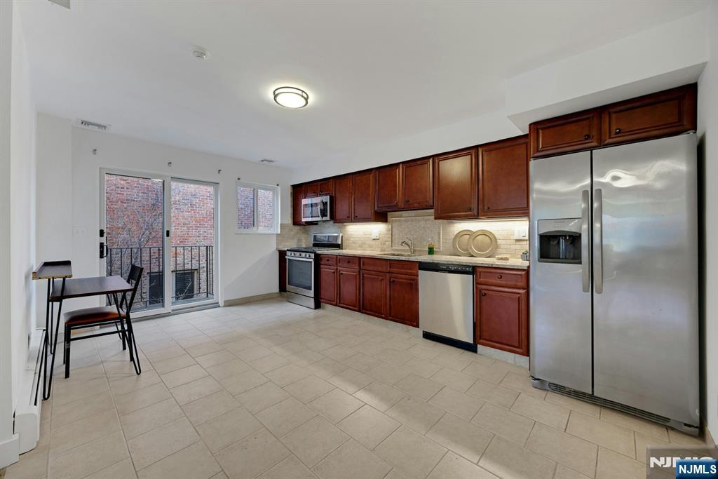 2413 Hammett Avenue — photo 43