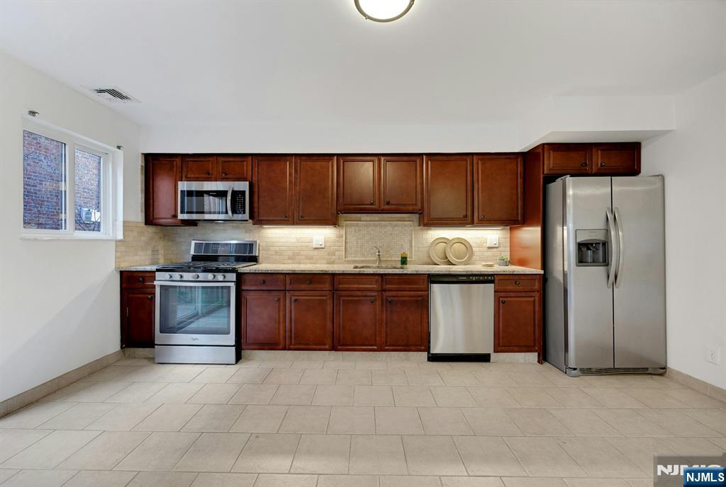 2413 Hammett Avenue — photo 44