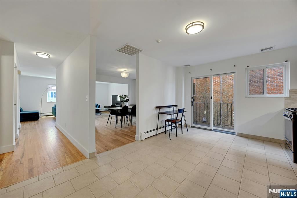2413 Hammett Avenue — photo 45