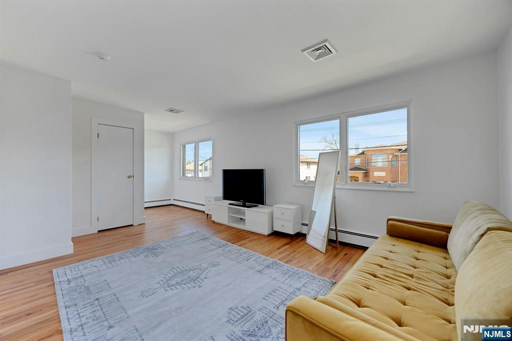 2413 Hammett Avenue — photo 47