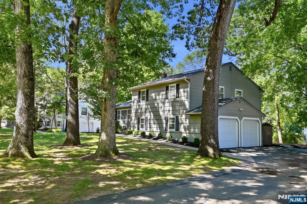 Photo 2 of Single family home for sale at 29 Cherry Hl Rd, Livingston, NJ 07039 | MLS# 26034306 | Listing updated on 2026-09-19