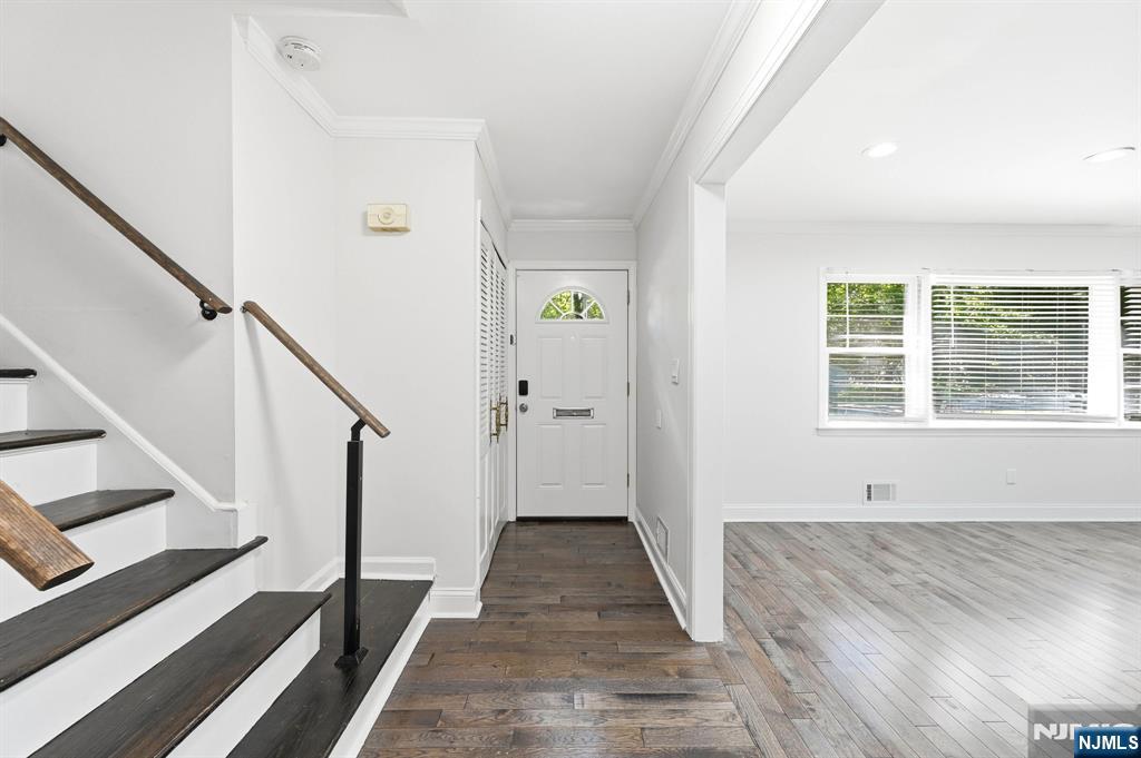 Photo 3 of Single family home for sale at 29 Cherry Hl Rd, Livingston, NJ 07039 | MLS# 26034306 | Listing updated on 2026-09-19