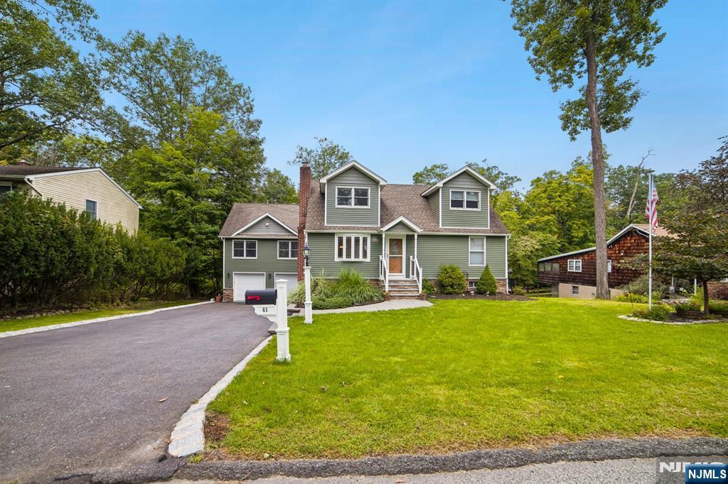 Photo 2 of Single family home for sale at 41 Forest Ter, Wayne, NJ 07470 | MLS# 26034309 | Listing updated on 2026-09-12
