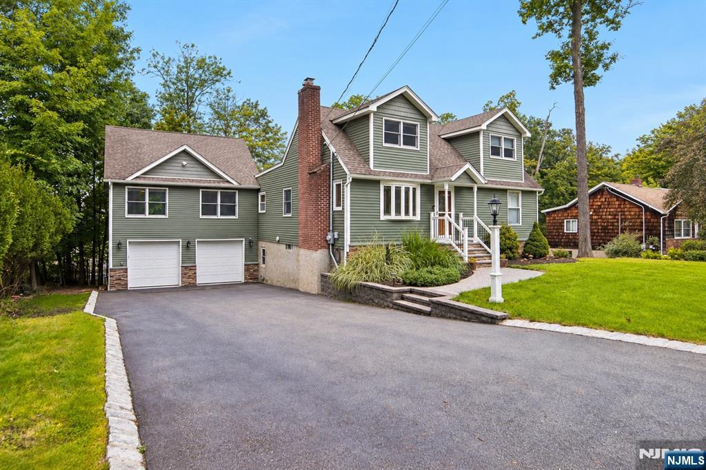 Photo 3 of Single family home for sale at 41 Forest Ter, Wayne, NJ 07470 | MLS# 26034309 | Listing updated on 2026-09-12