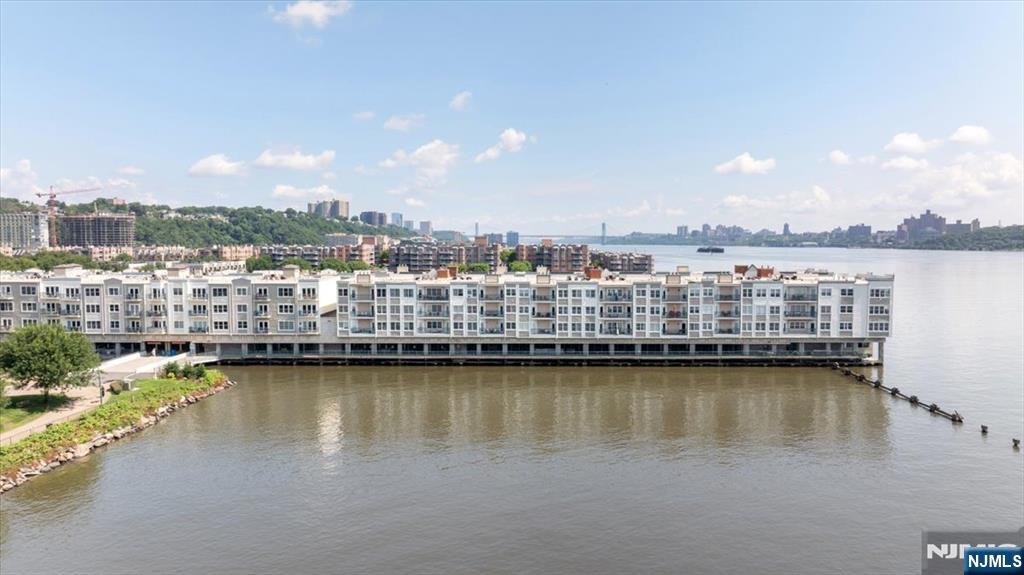 Photo 4 of Condo for sale at 106 The Promenade, Edgewater, NJ 07020 | MLS# 26034310 | Listing updated on 2026-09-16