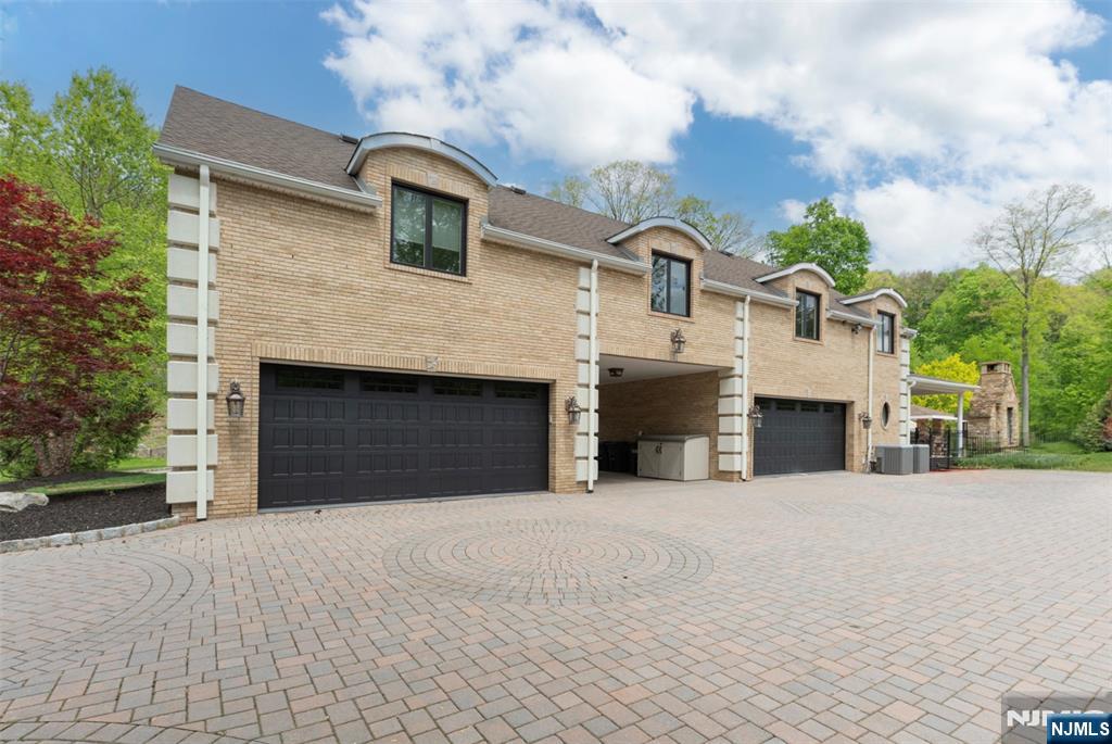 305 Green Road — photo 39