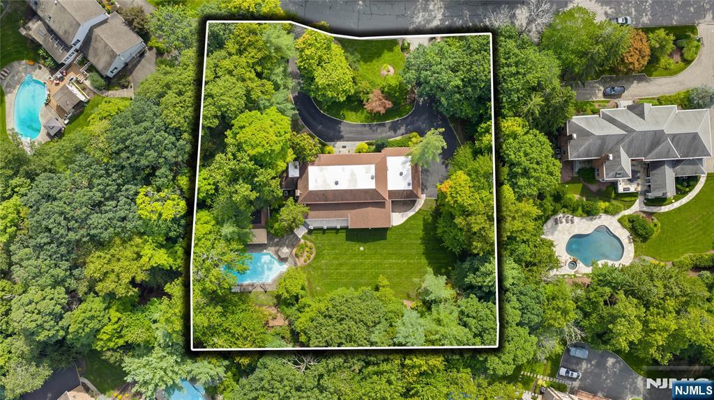 963 Huron Road - Photo 2
