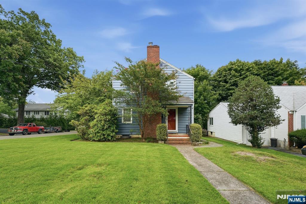 125 Midwood Road - Photo 2
