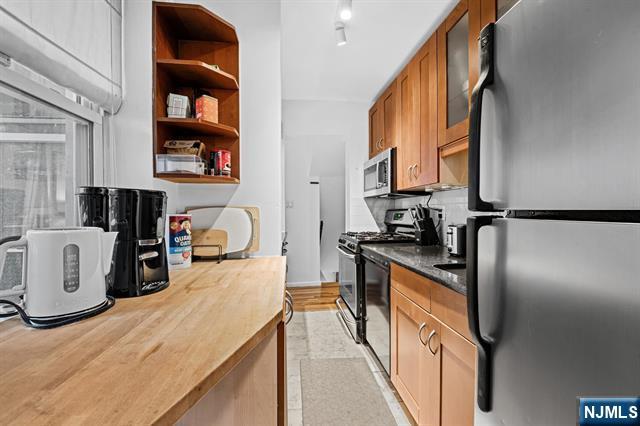 208 3rd Street — photo 36