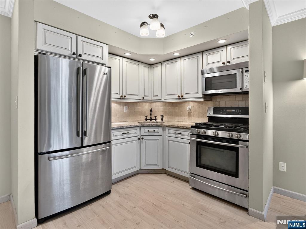 1510 Faulkner Court - Photo 4
