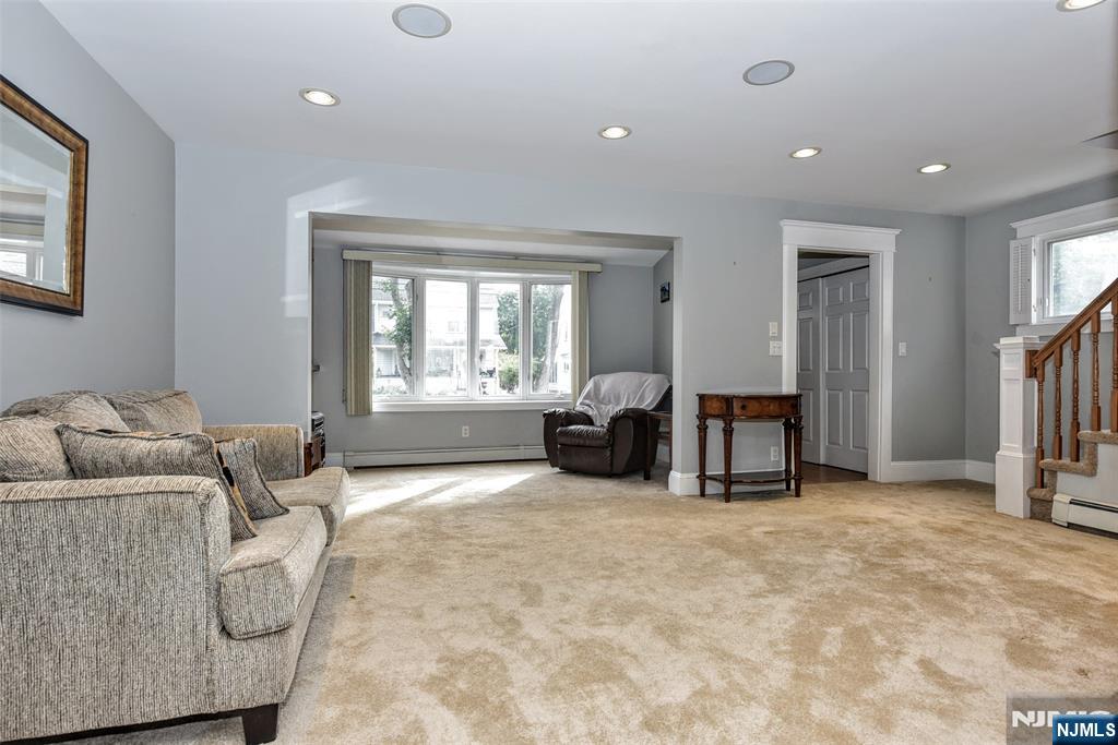 638 Asbury Street - Photo 4