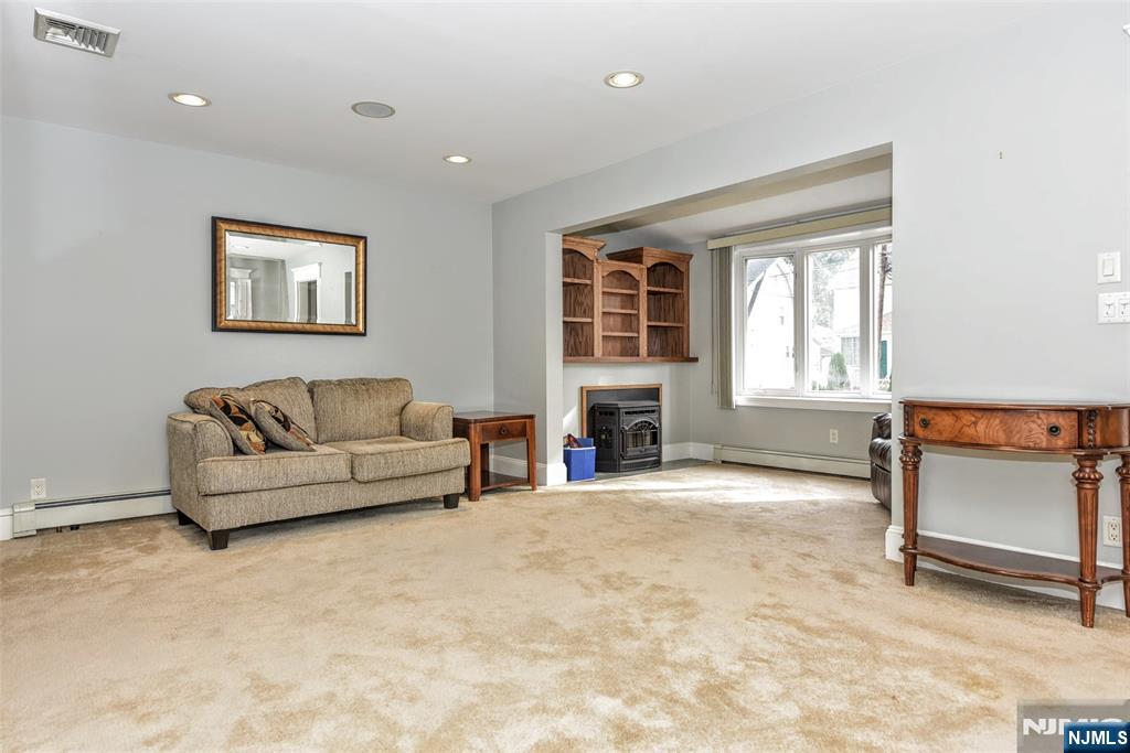 638 Asbury Street - Photo 5
