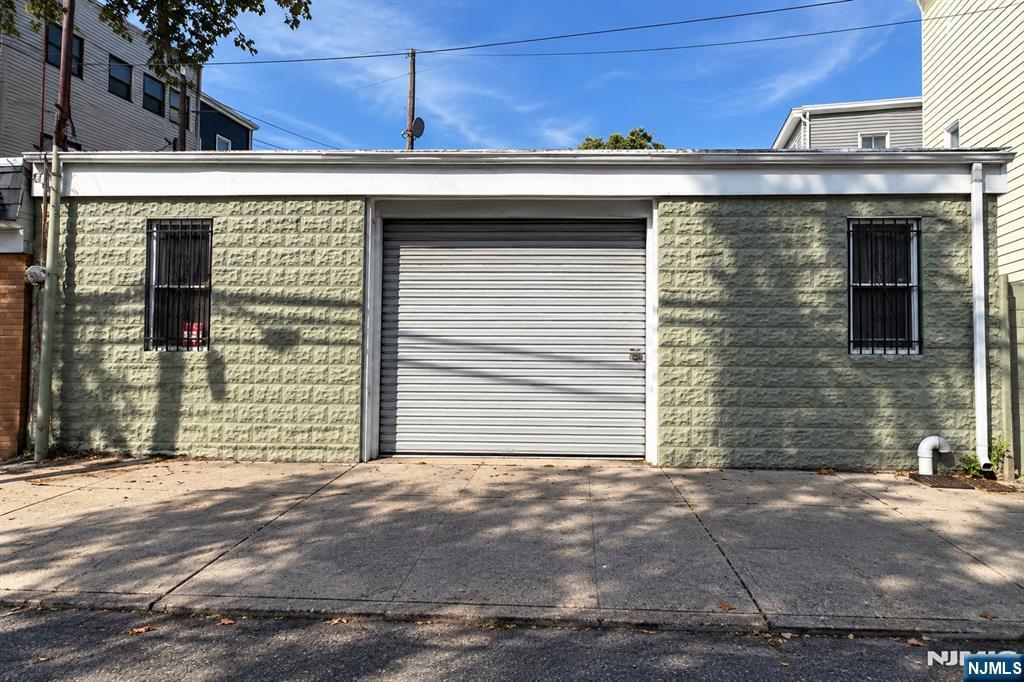 382 Walnut Street - Photo 4
